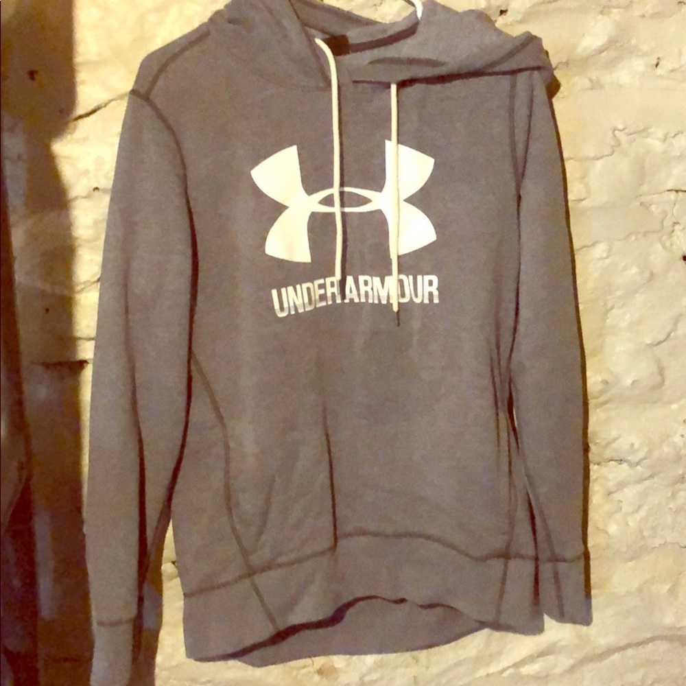 Grey sweat shirt